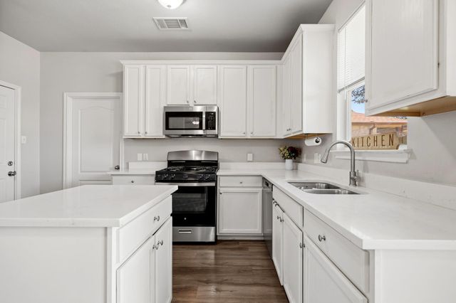 111 Brazos LN, Kyle, TX 78640