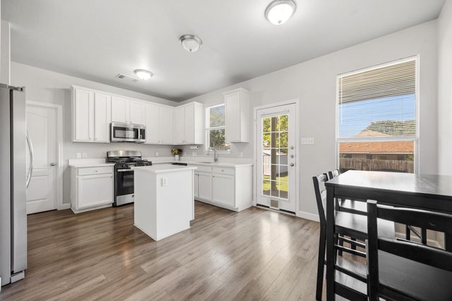 111 Brazos LN, Kyle, TX 78640