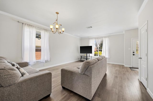 111 Brazos LN, Kyle, TX 78640