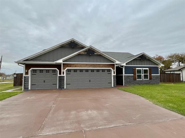 218 N Avenue A, Freeport, TX 77541