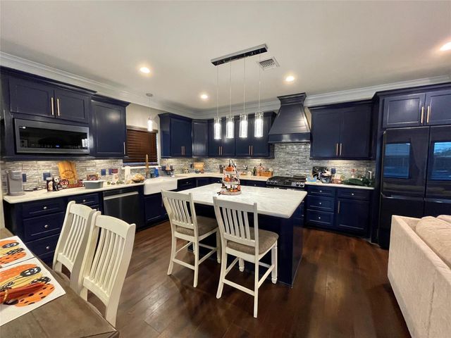 218 N Avenue A, Freeport, TX 77541