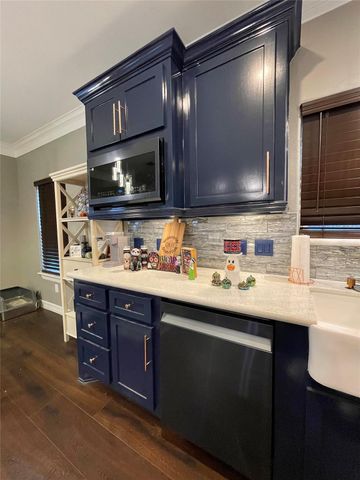 218 N Avenue A, Freeport, TX 77541