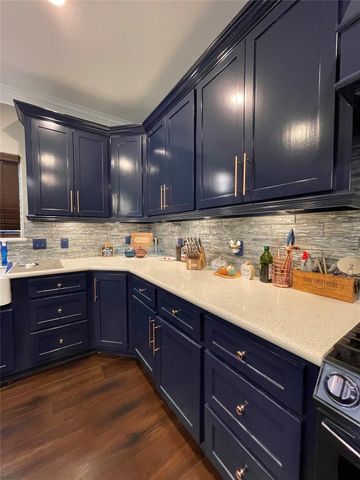 218 N Avenue A, Freeport, TX 77541