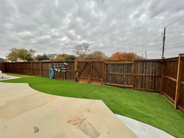 218 N Avenue A, Freeport, TX 77541