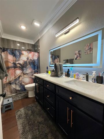 218 N Avenue A, Freeport, TX 77541