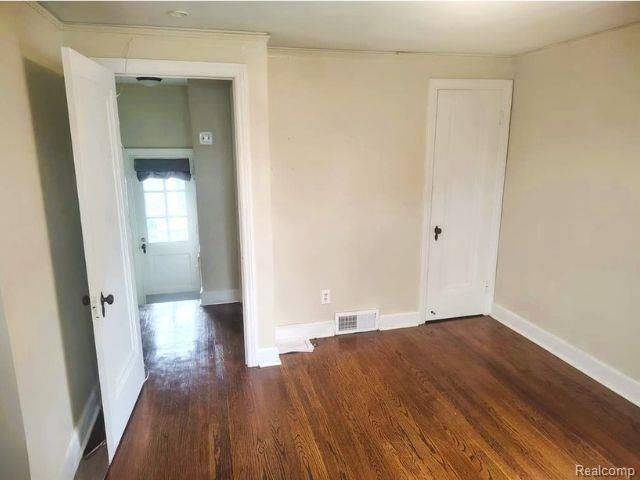 16842 Greenview Avenue, Detroit, MI 48219