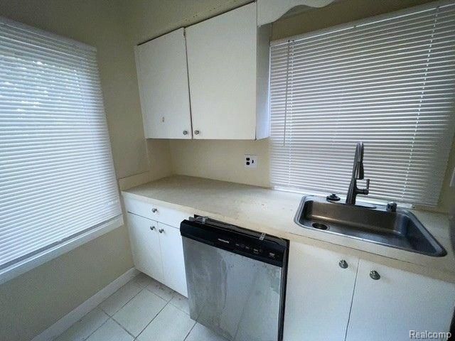 16842 Greenview Avenue, Detroit, MI 48219
