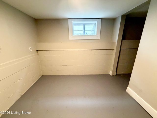 1545 Catalpa St, Louisville, KY 40211