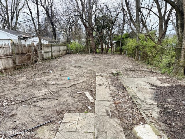 1545 Catalpa St, Louisville, KY 40211