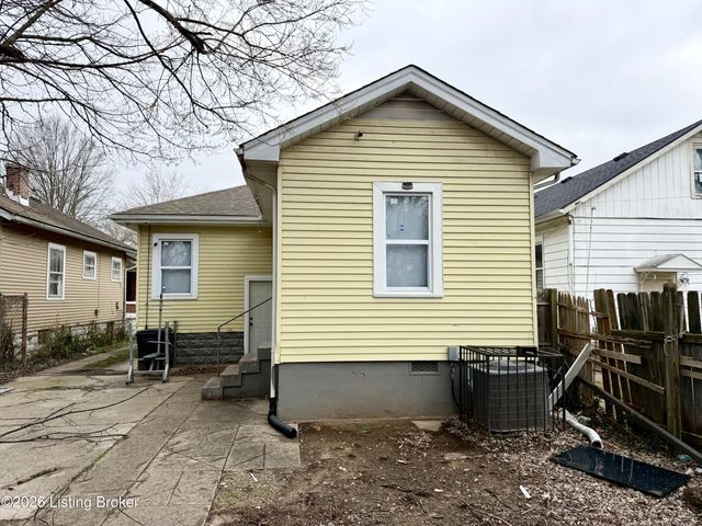 1545 Catalpa St, Louisville, KY 40211