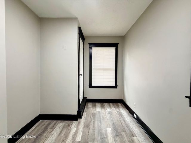 1545 Catalpa St, Louisville, KY 40211