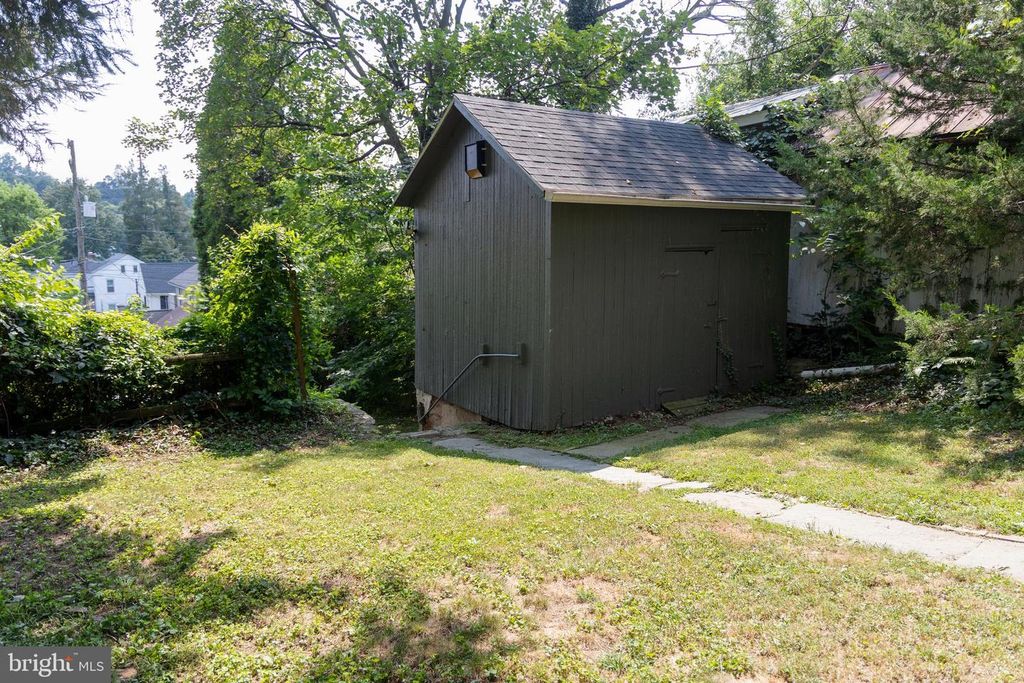 6 E MAIN ST, Mountville, PA 17554