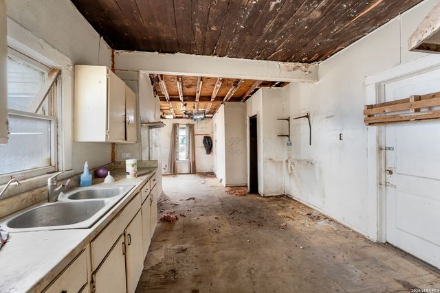 3007 Buena Vista, San Antonio, TX 78207