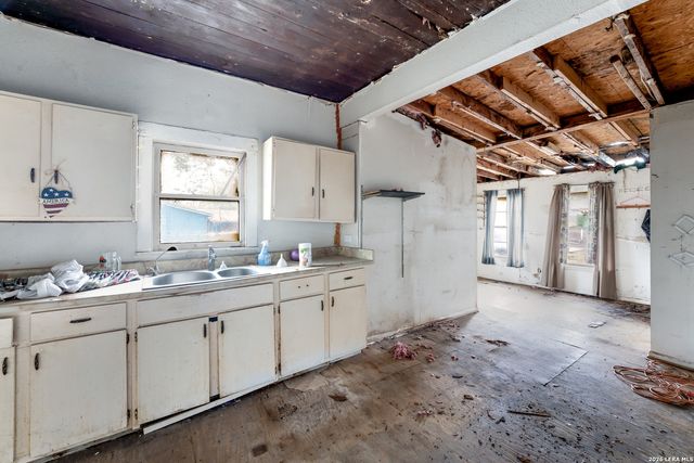 3007 Buena Vista, San Antonio, TX 78207