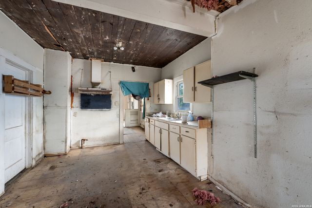 3007 Buena Vista, San Antonio, TX 78207