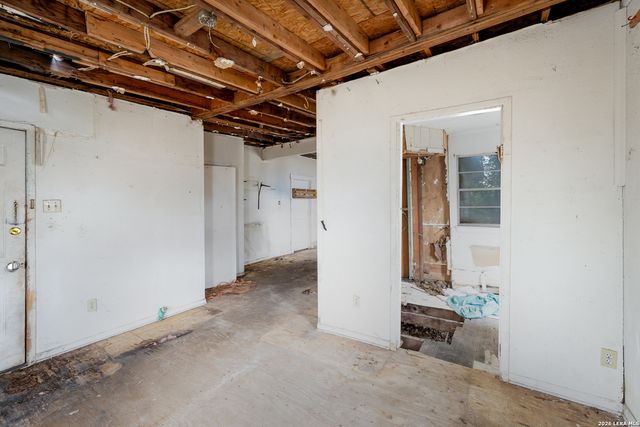 3007 Buena Vista, San Antonio, TX 78207