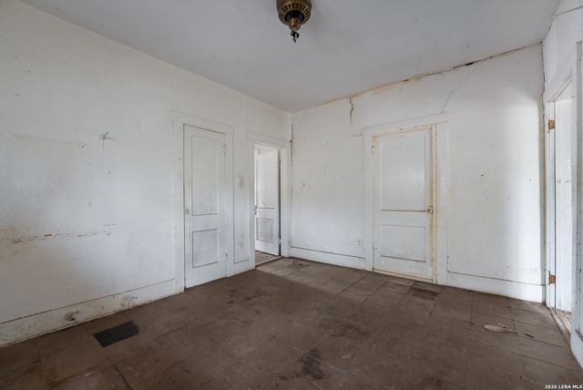 3007 Buena Vista, San Antonio, TX 78207