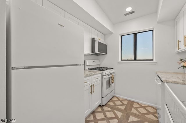 114 Pennington Ave T, Passaic City, NJ 07055