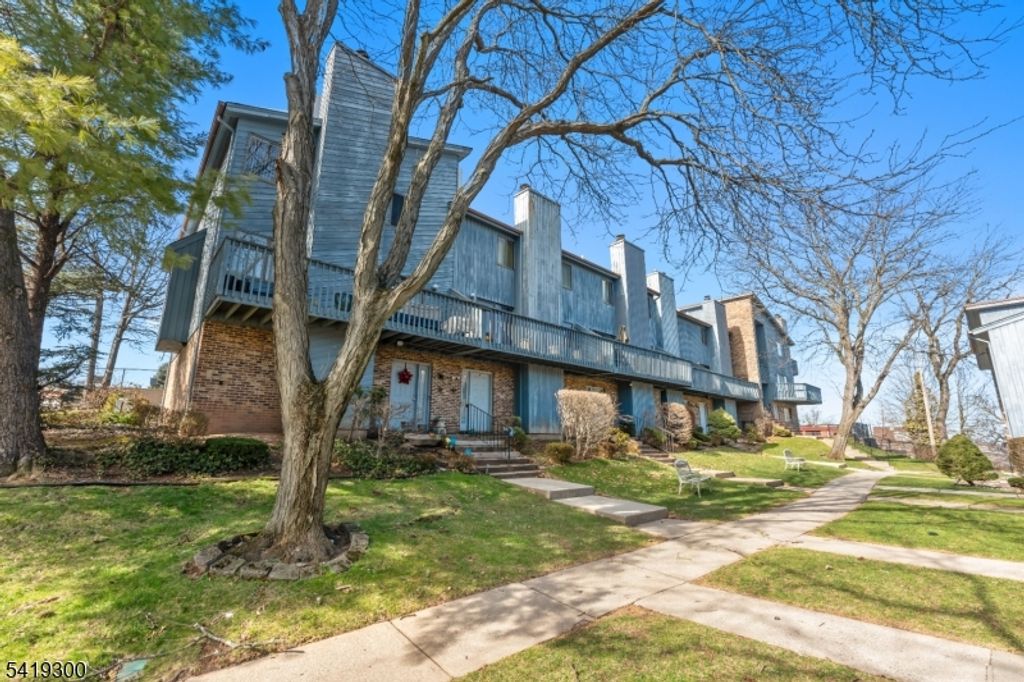 114 Pennington Ave T, Passaic City, NJ 07055