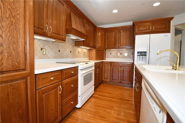 215 Victoria Ln, Peters Twp, PA 15317