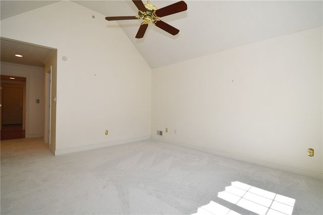 215 Victoria Ln, Peters Twp, PA 15317