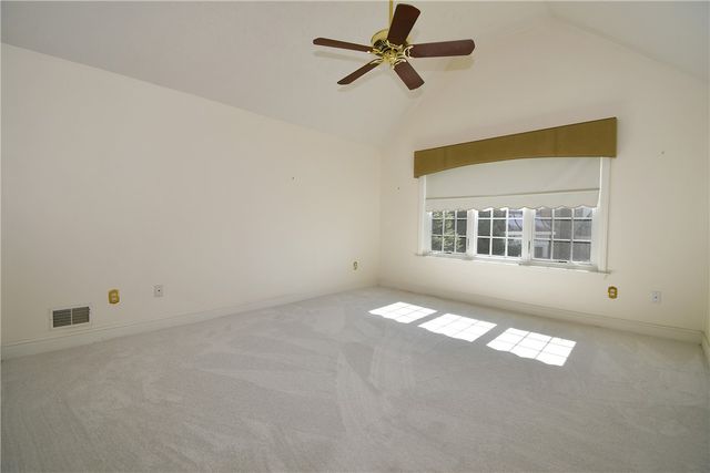 215 Victoria Ln, Peters Twp, PA 15317