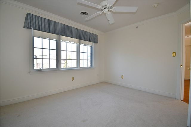 215 Victoria Ln, Peters Twp, PA 15317