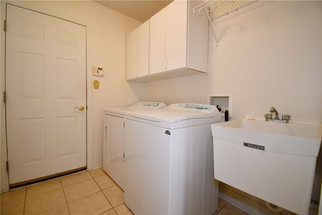 215 Victoria Ln, Peters Twp, PA 15317