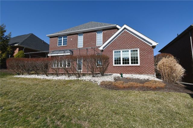 215 Victoria Ln, Peters Twp, PA 15317