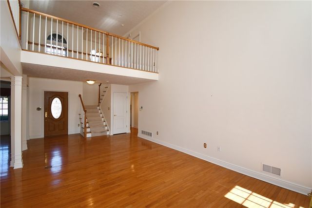 215 Victoria Ln, Peters Twp, PA 15317