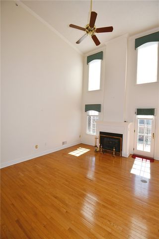 215 Victoria Ln, Peters Twp, PA 15317