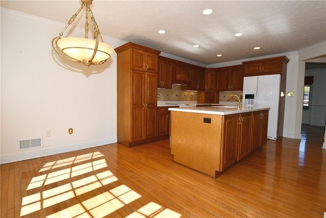 215 Victoria Ln, Peters Twp, PA 15317