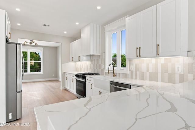 96 Pinewood Road, Toms River, NJ 08753