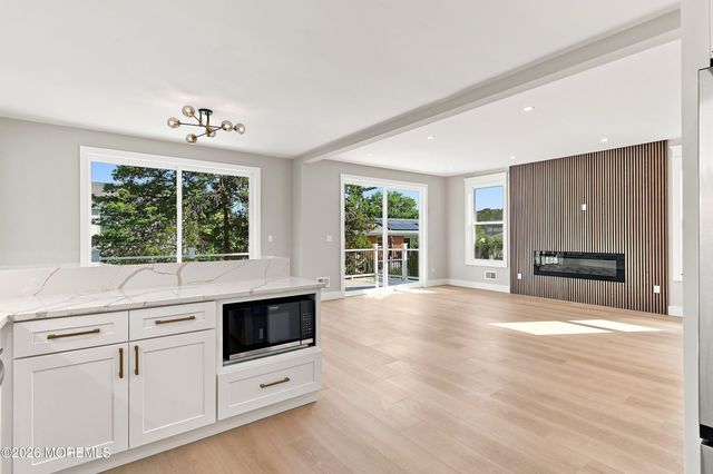 96 Pinewood Road, Toms River, NJ 08753