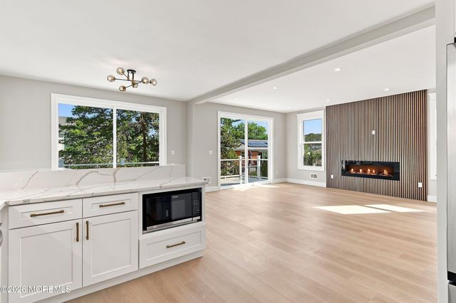 96 Pinewood Road, Toms River, NJ 08753