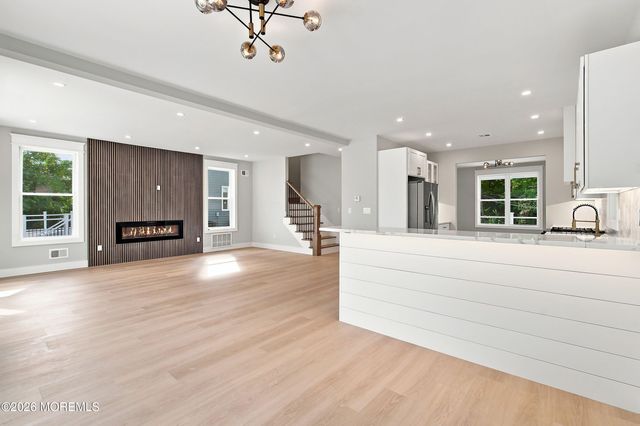 96 Pinewood Road, Toms River, NJ 08753