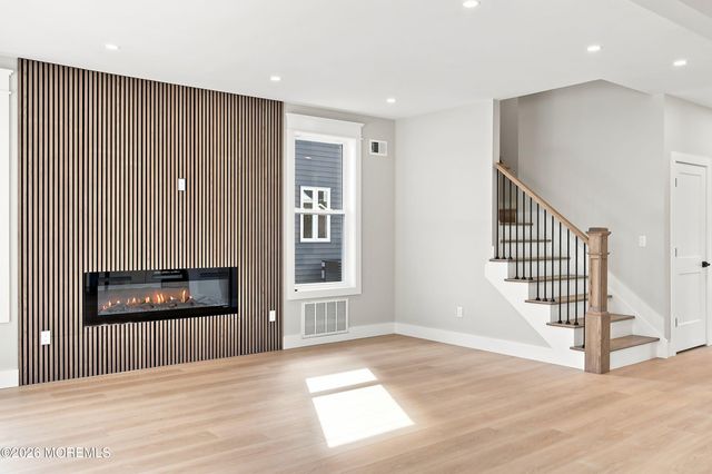 96 Pinewood Road, Toms River, NJ 08753