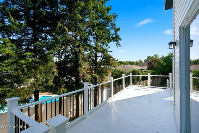 96 Pinewood Road, Toms River, NJ 08753