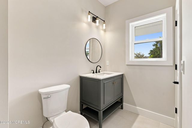 96 Pinewood Road, Toms River, NJ 08753