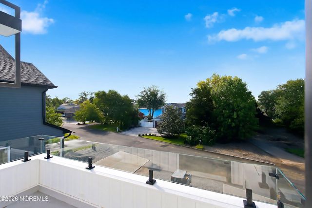 96 Pinewood Road, Toms River, NJ 08753