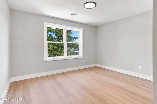 96 Pinewood Road, Toms River, NJ 08753