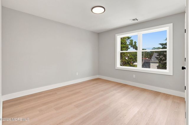 96 Pinewood Road, Toms River, NJ 08753