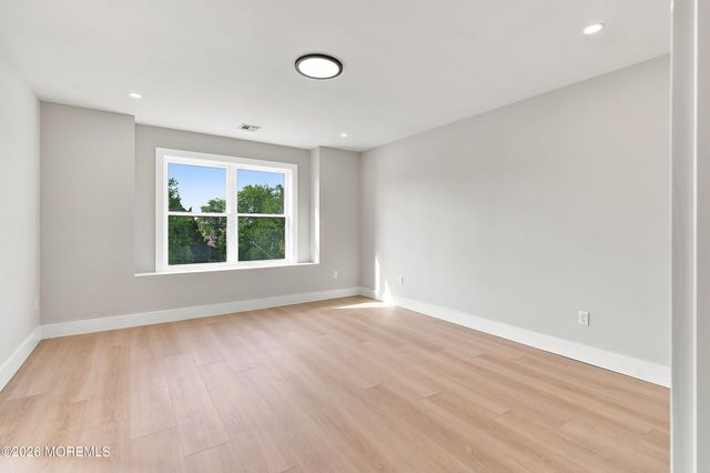 96 Pinewood Road, Toms River, NJ 08753