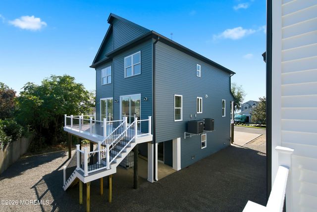 96 Pinewood Road, Toms River, NJ 08753
