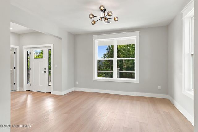 96 Pinewood Road, Toms River, NJ 08753