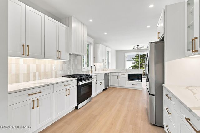96 Pinewood Road, Toms River, NJ 08753