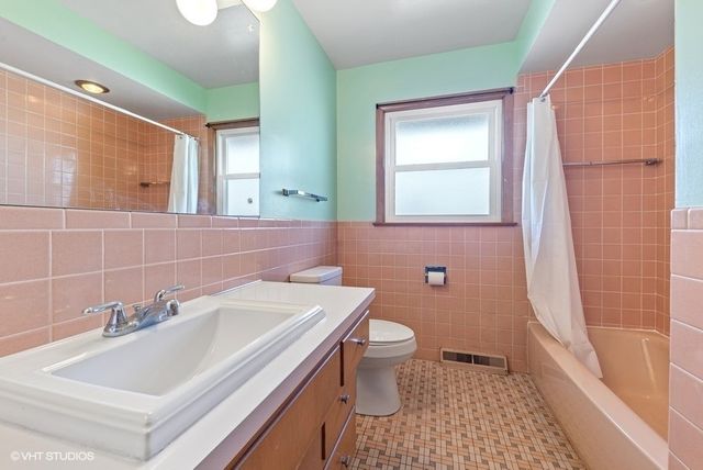 493 Amherst Avenue, Des Plaines, IL 60016