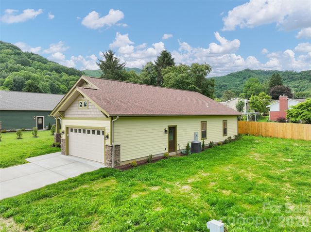 99 Junes Way, Waynesville, NC 28786