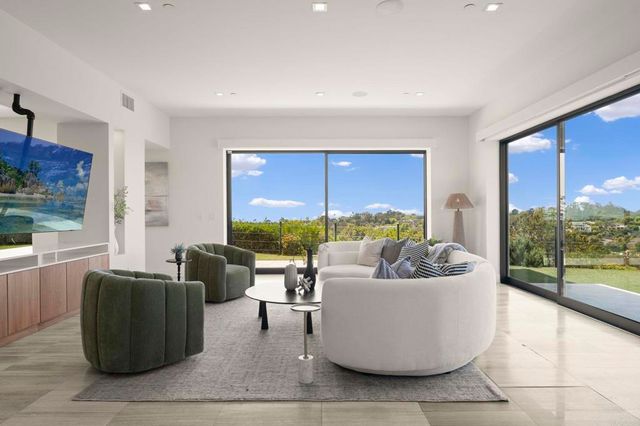 2170 Via Nina, La Jolla, CA 92037