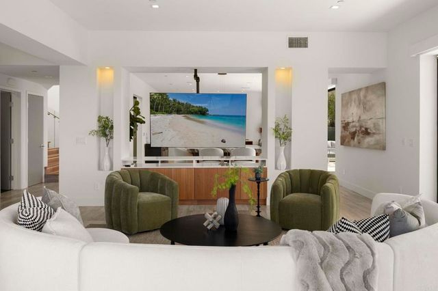 2170 Via Nina, La Jolla, CA 92037